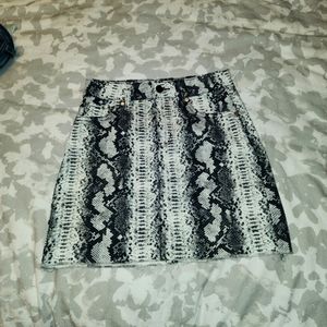 Tinseltown size 1 mini skirt~ 3️⃣ for $20